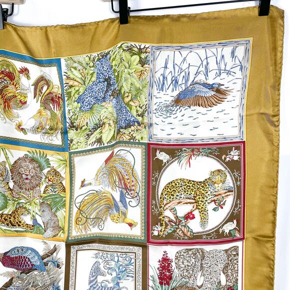 Salvatore Ferragamo Scarf Silk Yellow Animal Motif Print Sz 35 x‎ 35 Women's - Picture 2 of 7